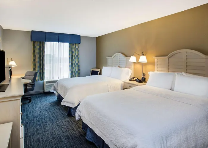 Hampton Inn & Suites - Cape Cod / West Yarmouth