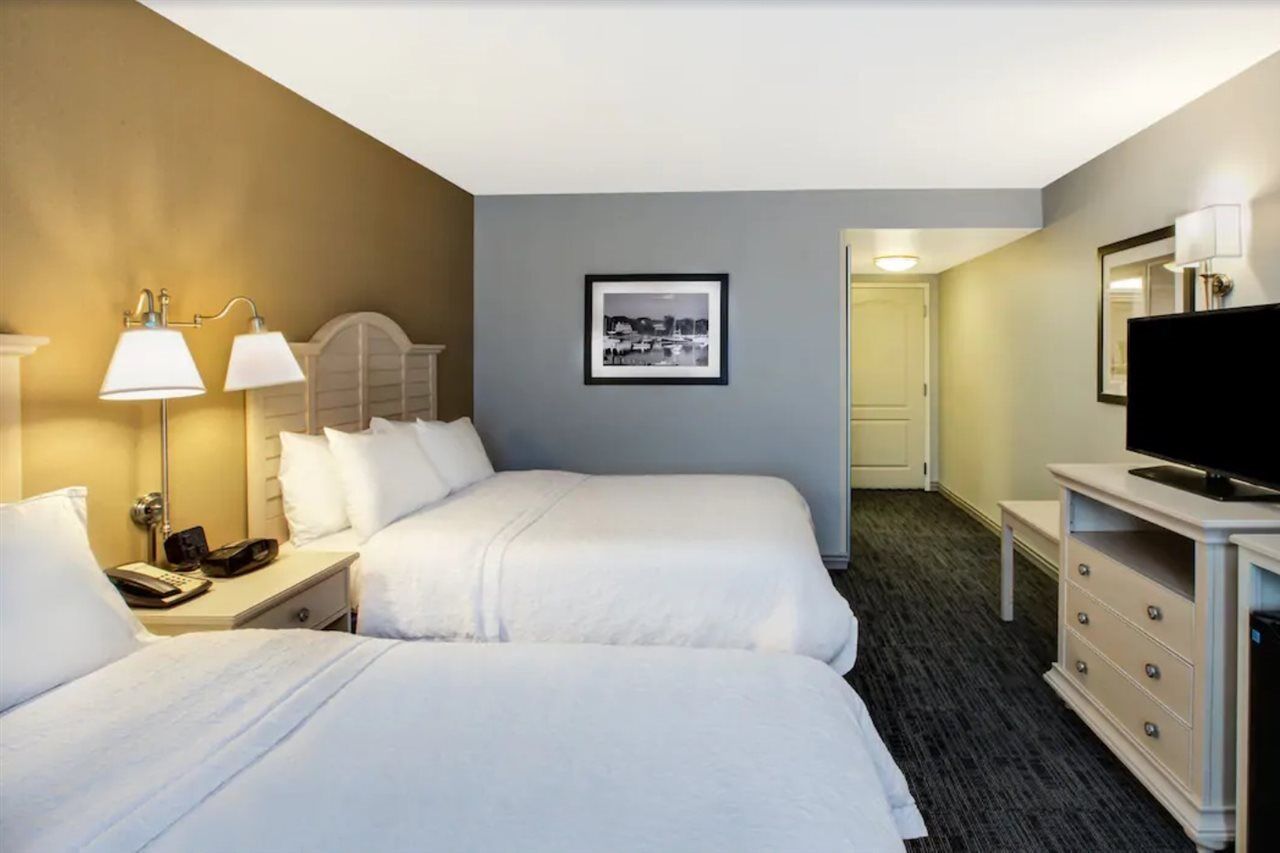 Hotel Hampton & - Cape Cod /