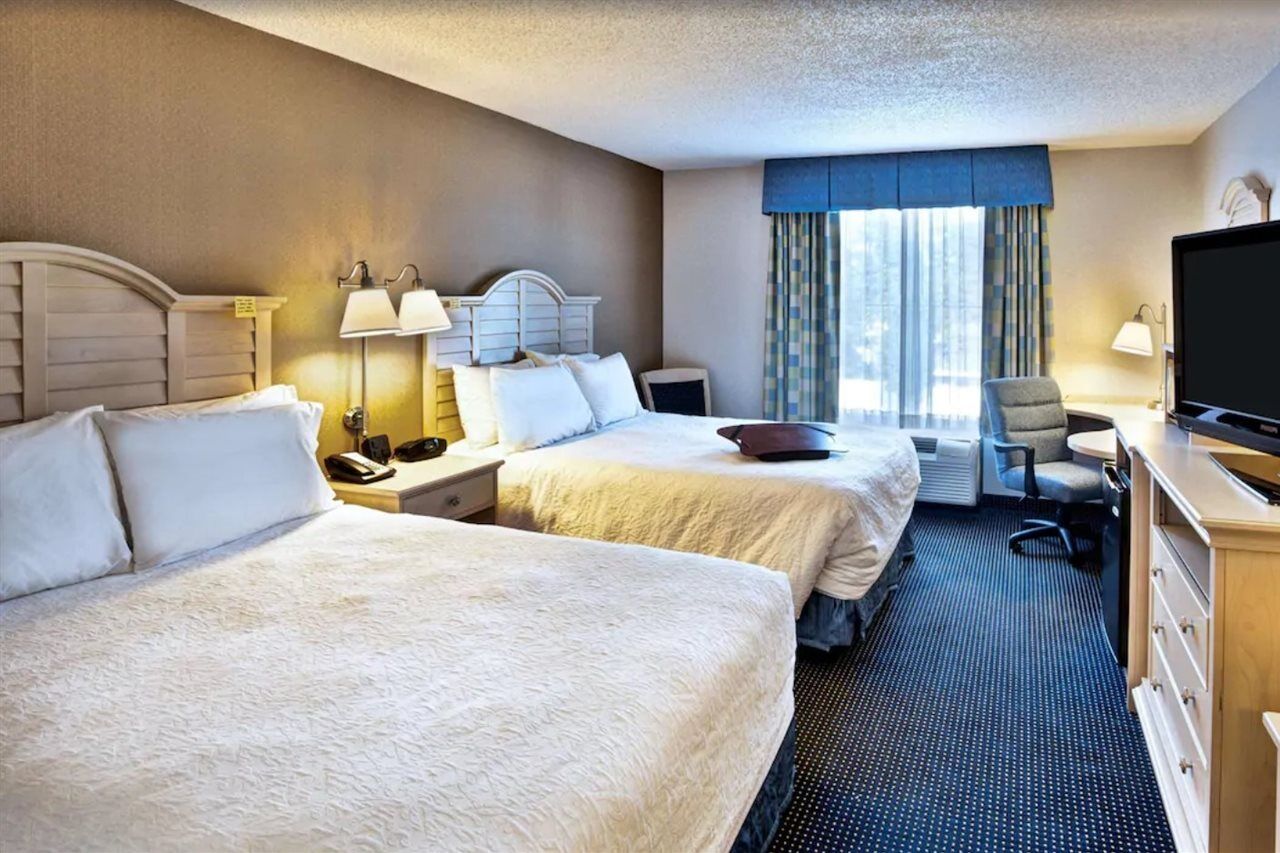 Hotel Hampton & - Cape Cod /