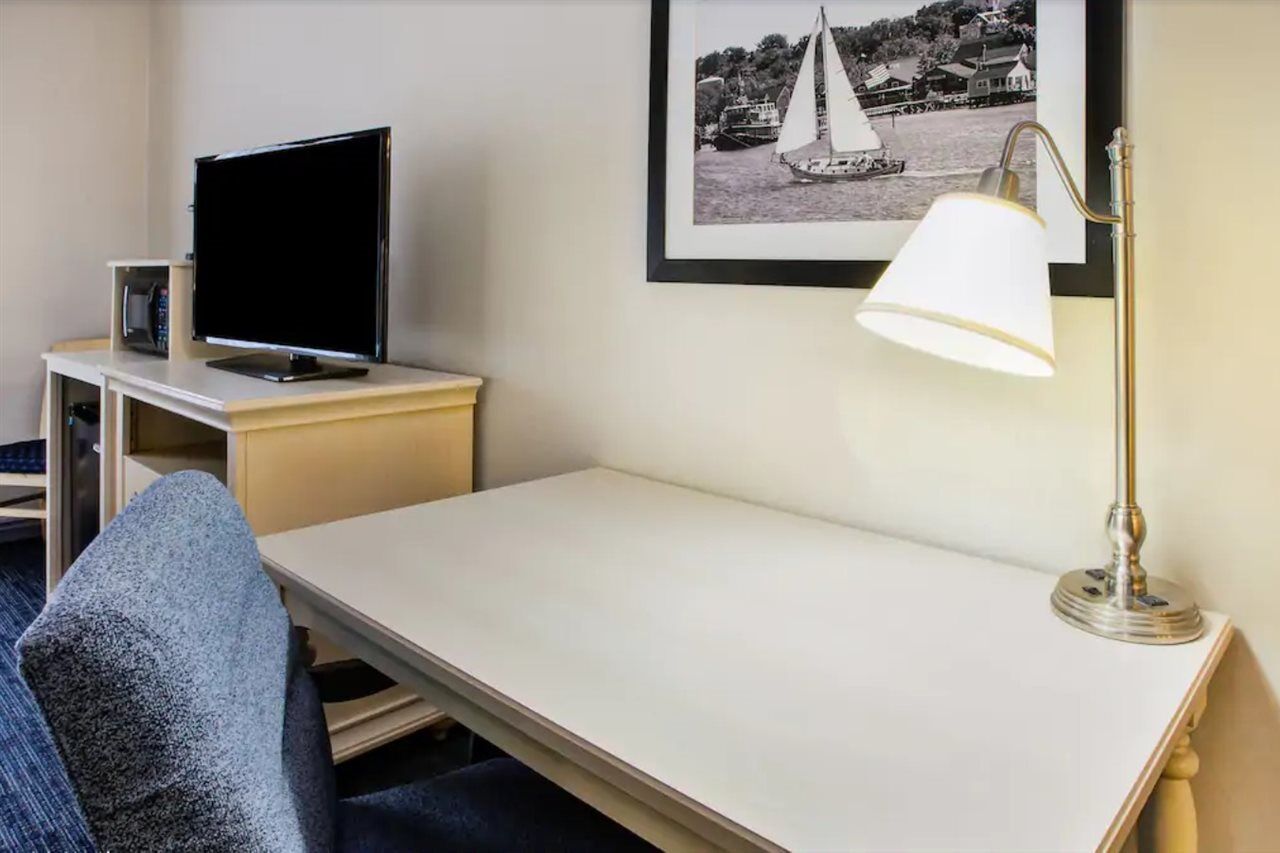 Hotel Hampton & - Cape Cod /